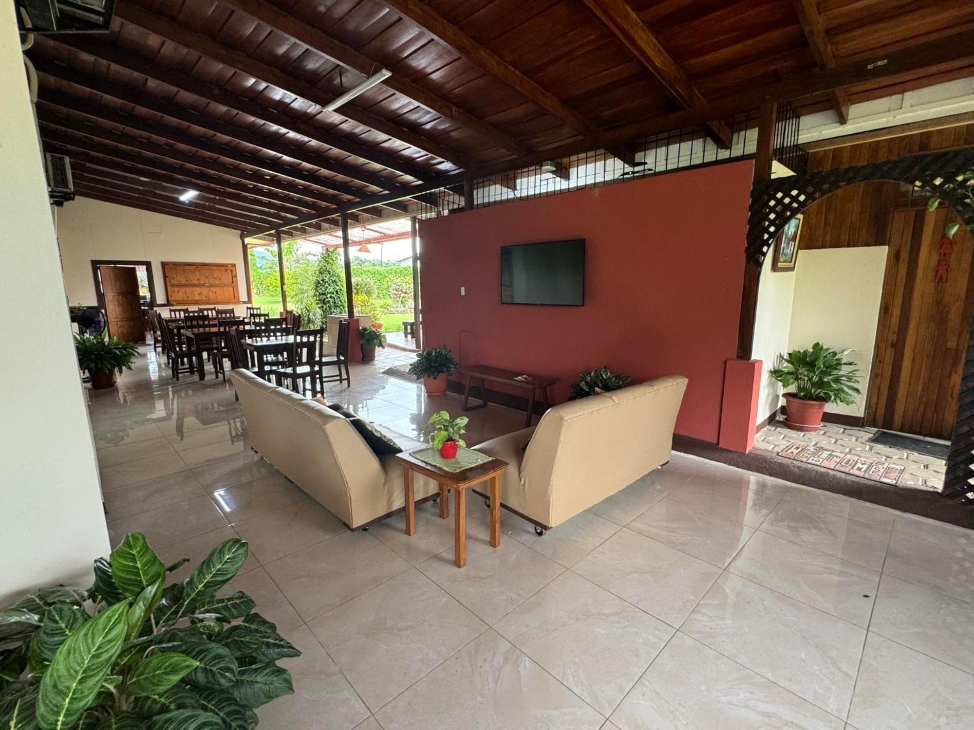 Hotel Befox Adventure La Fortuna Zewnętrze zdjęcie